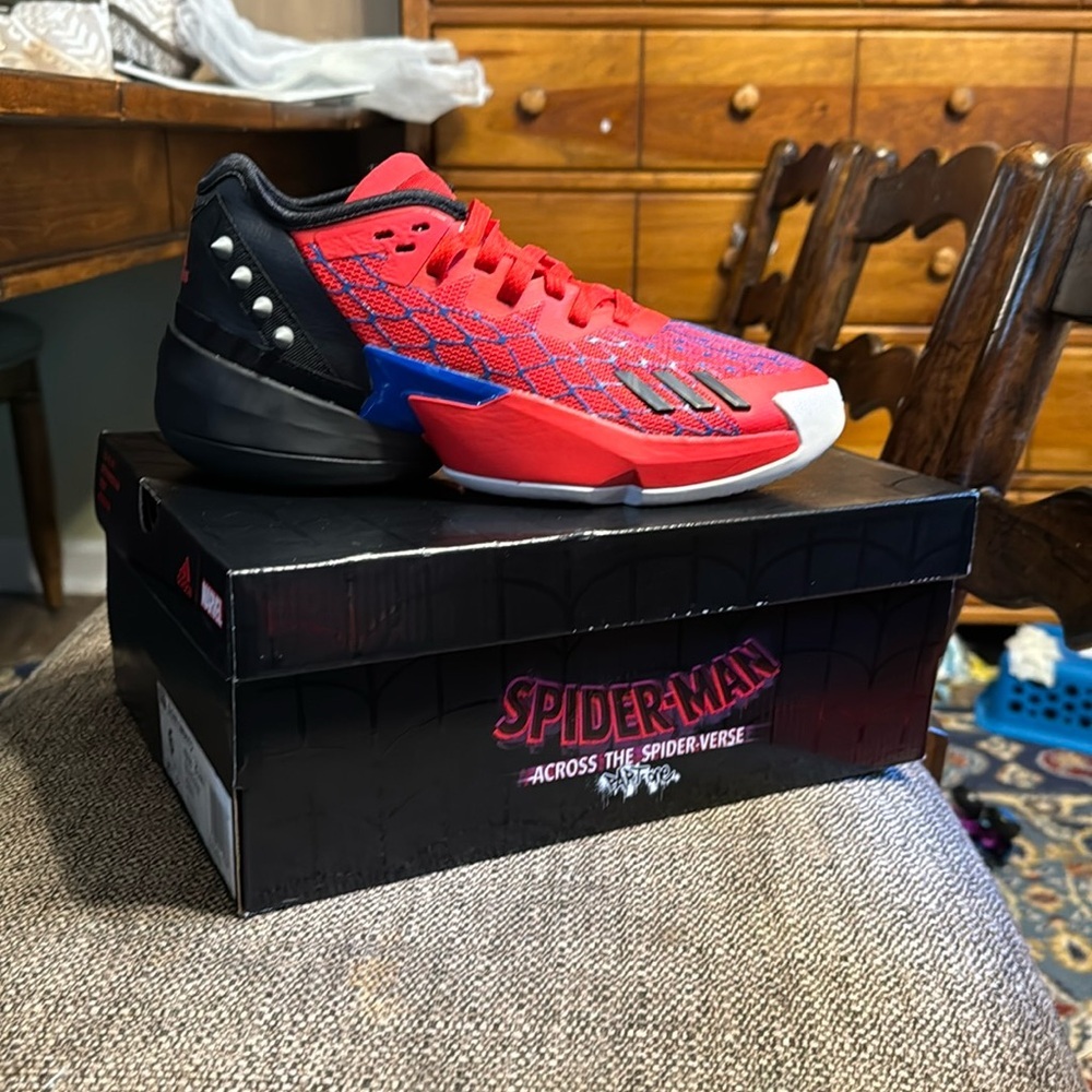 DON Issue 4J Spider-Man Size 6 NIB